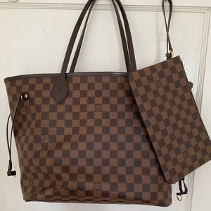 Louis Vuitton Neverfull Bag with Wristlet